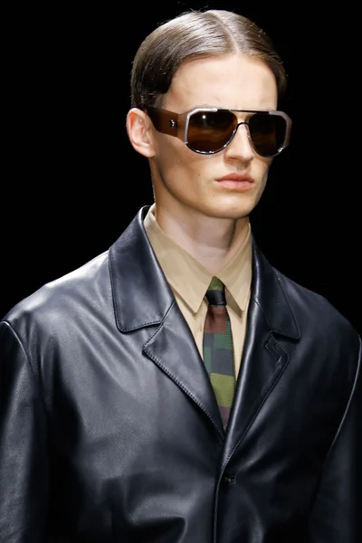 Look 7